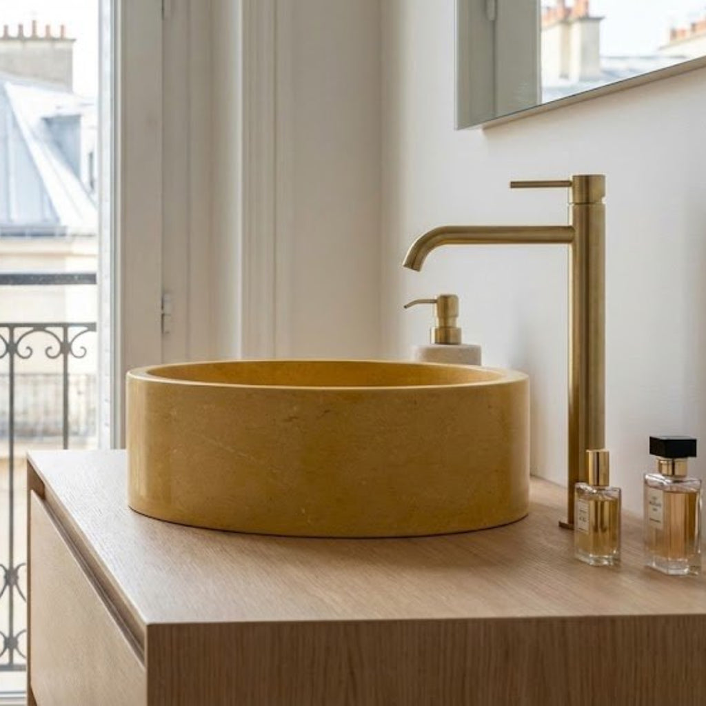 Grand lavabo de salle de bain rond en marbre jaune